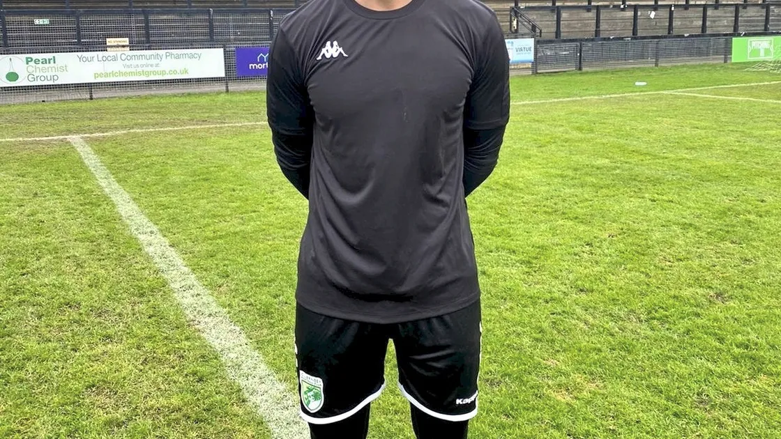 Former Leeds United goalkeeper Will Huffer played for Guernsey FC at Tooting & Mitcham United. (Picture via @GuernseyFC, 30389532)