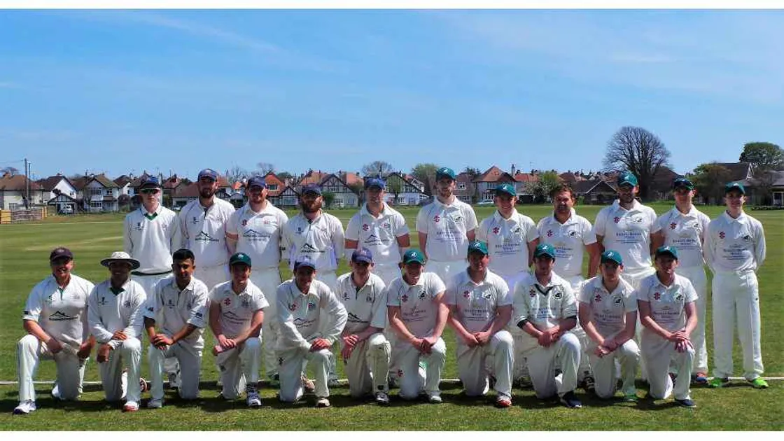 Ellis takes five wickets as Sarnians start with a win