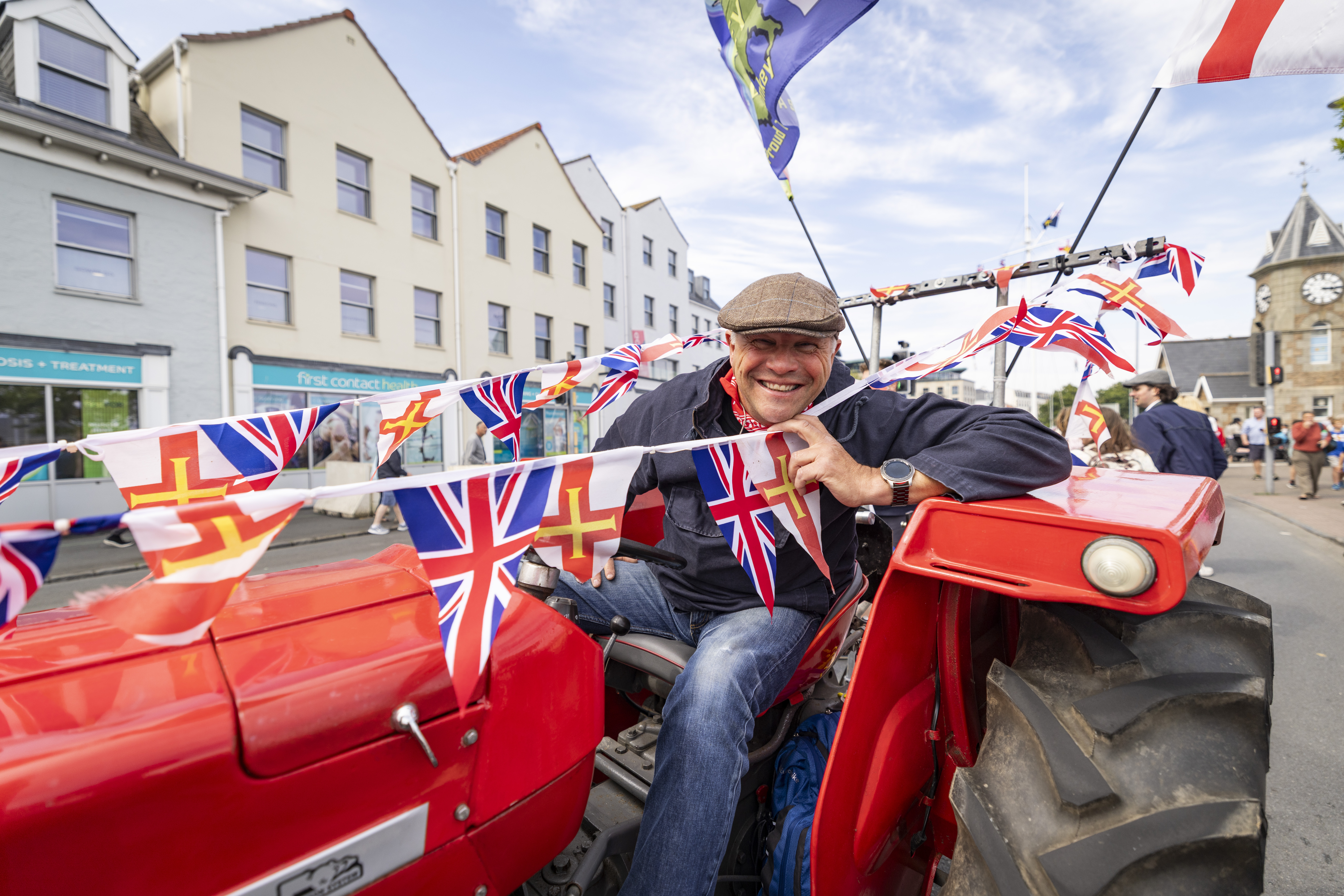 Sun shines on Guernsey’s 81st Liberation celebrations