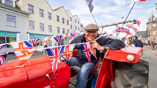 Sun shines on Guernsey’s 81st Liberation celebrations