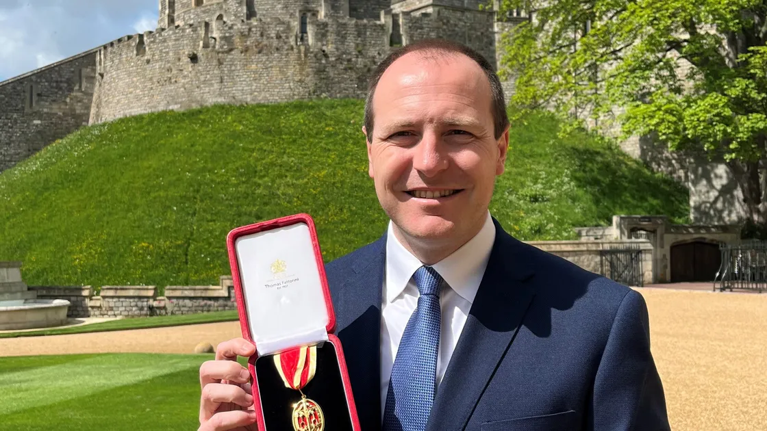 Sir Ian Chapman travelled to Windsor Castle for his investiture, where he was able to bring the Prince of Wales up to date on his work on fusion energy. (32580993)