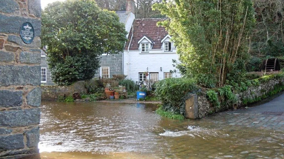 Flooding in Rue De Quanteraine, St Peter's. (Picture by Nigel Baudains, 29210570)