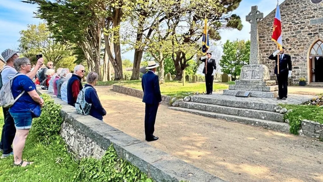 Sark Seigneur Christopher Beaumont leads a moment of silence at the Men of Sark memorial to commemorate the islands Liberation Day. Picture by Tessa Le Gallez. (33219933)