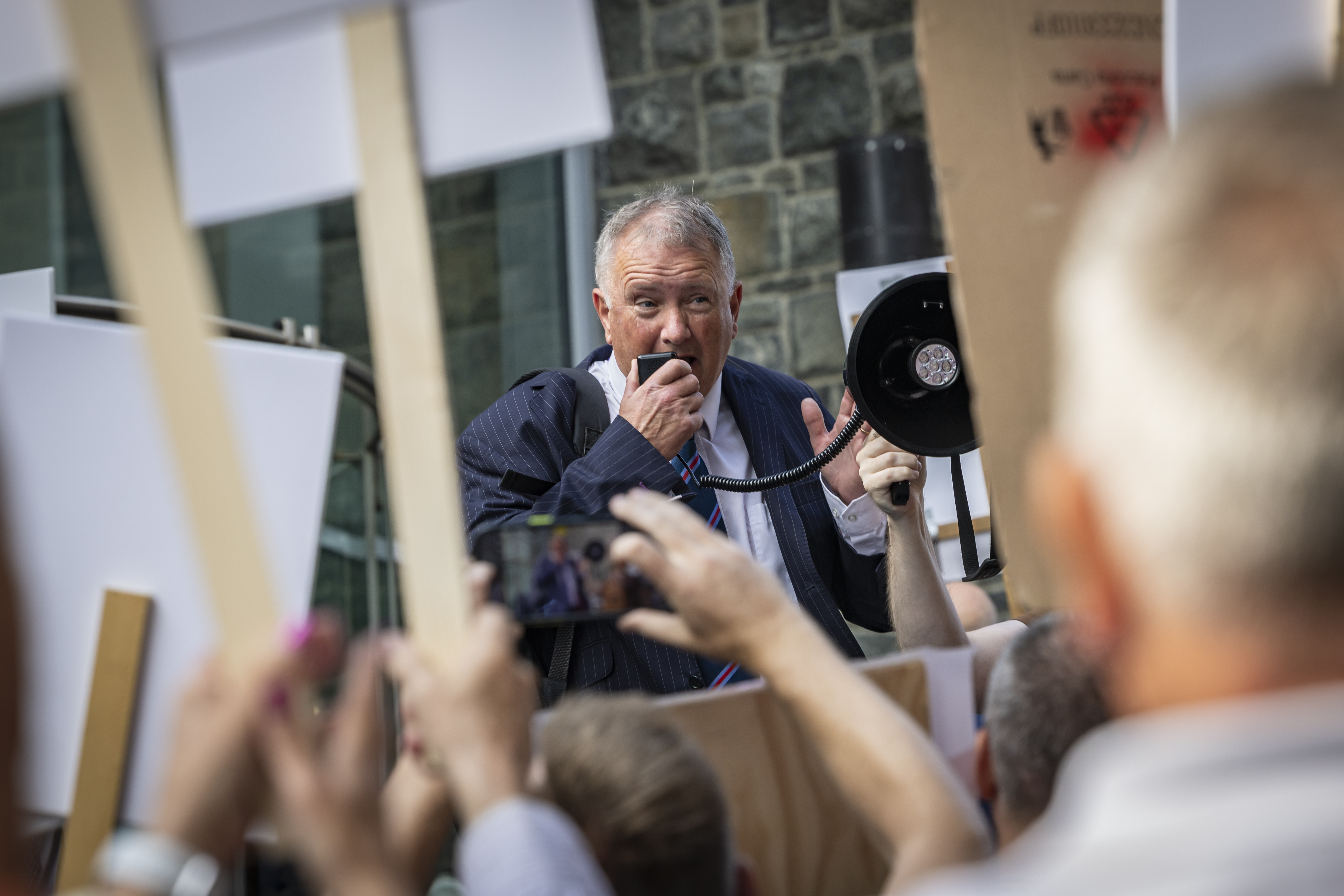 McKenna’s move to delay tax decision defeated in States