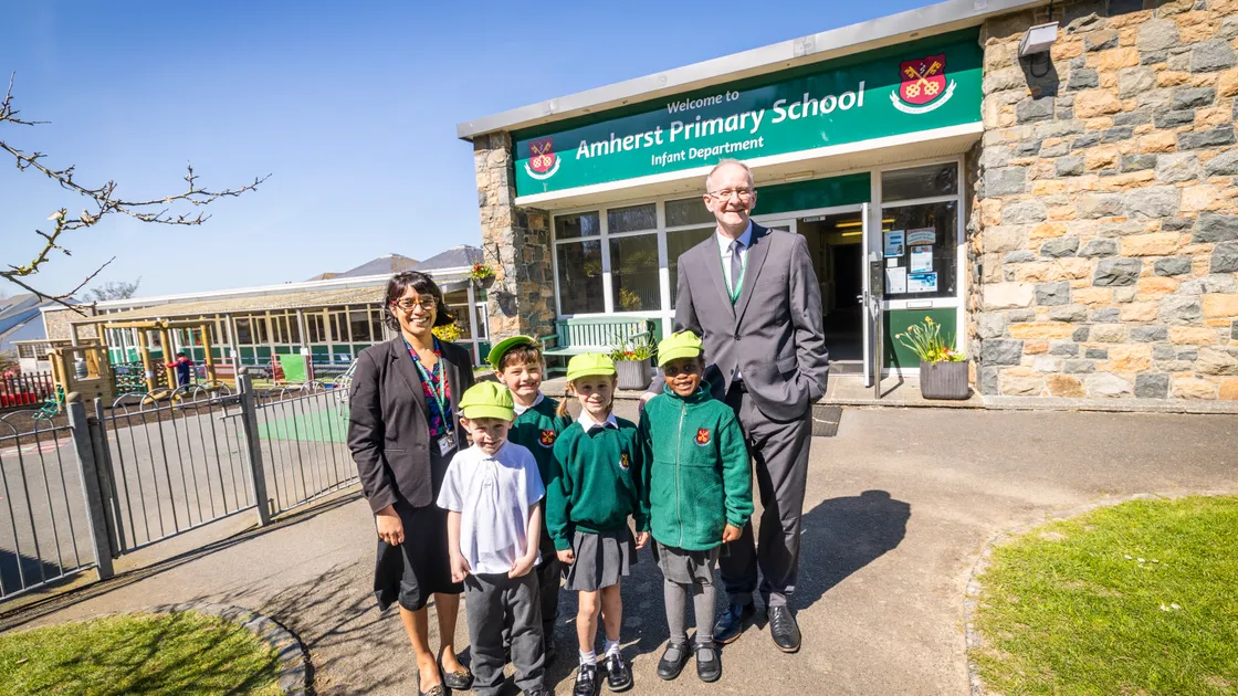Amherst Primary headteacher Gary Hind is leavig the role in the next few weeks. Pictured with him are Deputy Headteacher Kalayda Kadir, Harry Wild, 6, Frankie Gavey, Sylvie Saunders and Aneisha Mukonowatsauka, all 7. 	 (Picture by Sophie Rabey, 34913405)