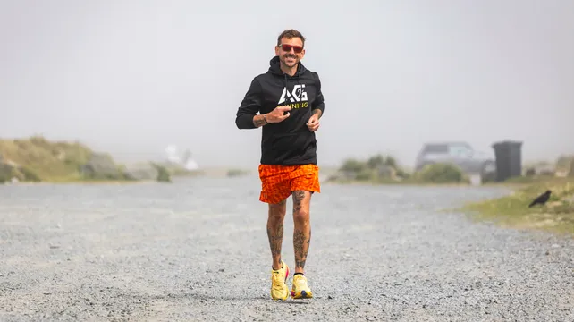 Islanders challenged to a tech-free 5k ‘Naked Run’