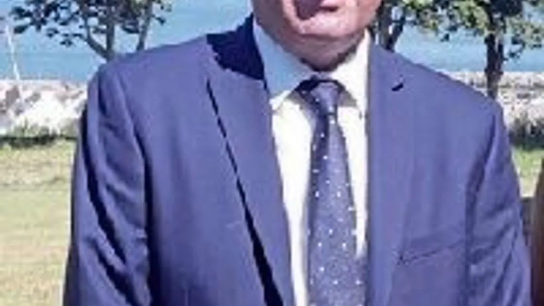 Adrian Hale. (29840007)