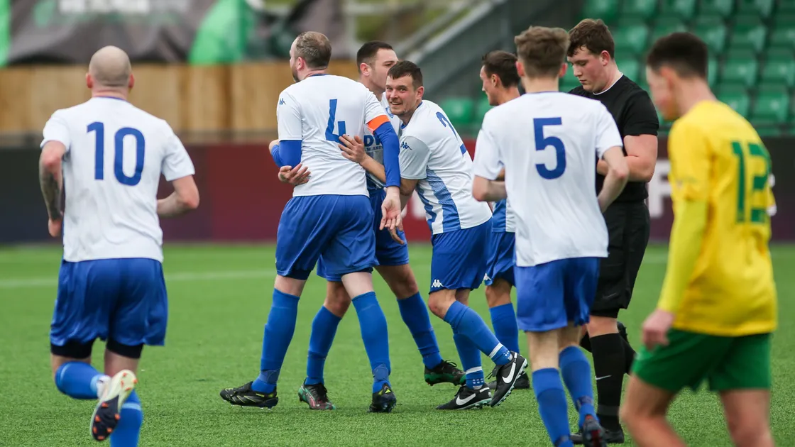 Le Friec’s side were 3-0 up at half-time thanks to a Brad Foss brace and a goal from Lewis Germain