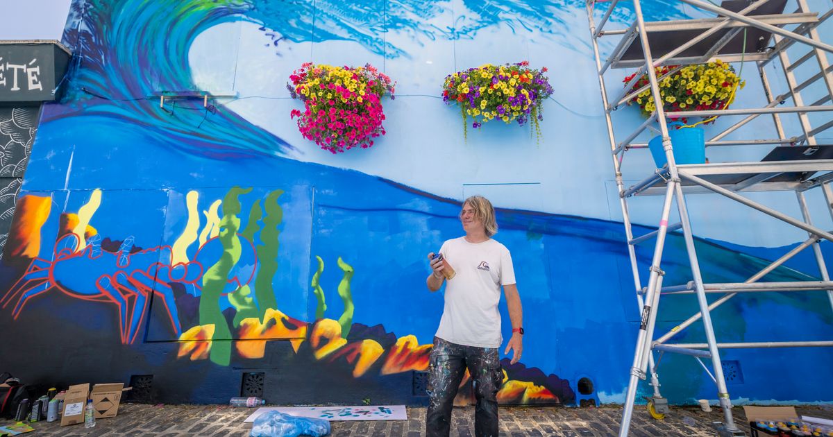 Painting the town blue... Street Art Festival returns to Mill Street