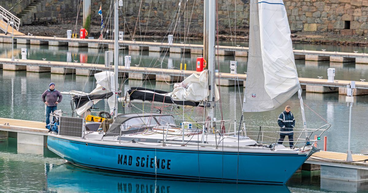 Lifeboat comes to aid of Dutch yacht that lost all power