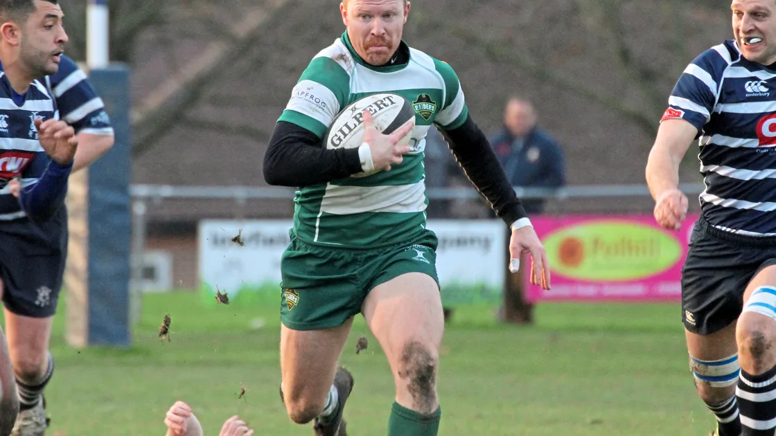 Two-try Luke Sayer leaves Westcombe Park players in his wake.                      (Picture by Mike Marshall, 20057416)