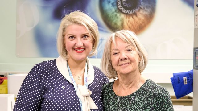 Specsavers co-founder funds PhD eye research