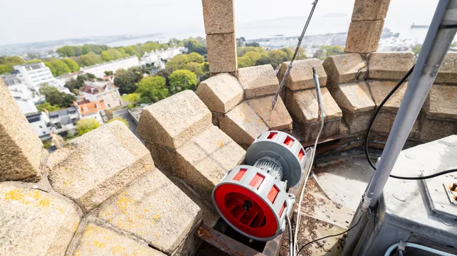 Ceremonial air raid siren replaced for £3,000