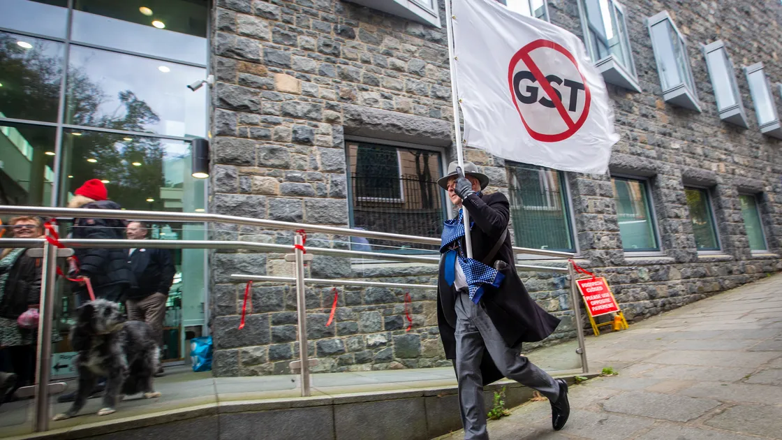 Former deputy Carl Meerveld will host a presentation from four deputies to the public at Les Cotils this Sunday at 3pm to discuss the potential public funding options open to the States