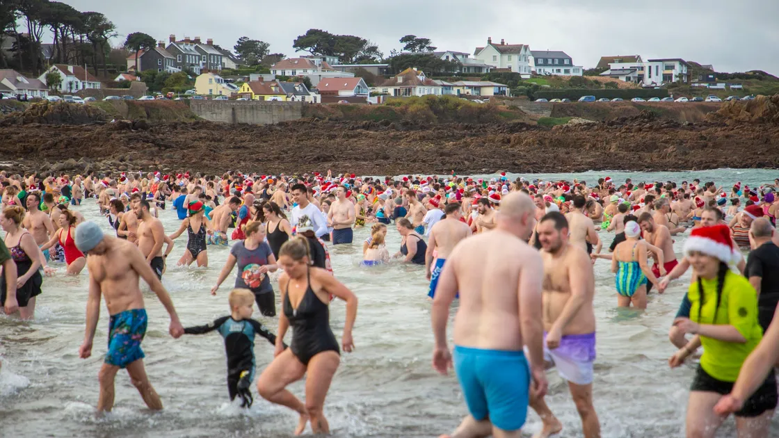 Boxing Day Swim gets under way at Cobo Bay. (Picture by Sophie Rabey, 29059201)