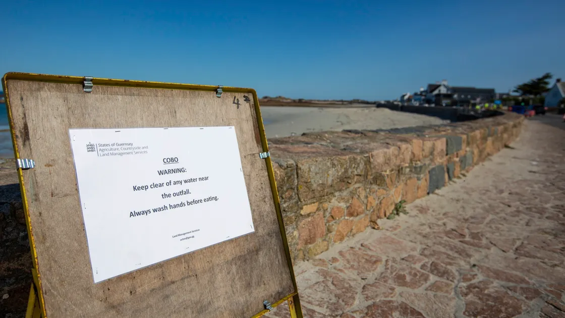 Sign warning the public to stay away from the outfall pipe on Cobo. (Picture by Peter Frankland, 28686288)
