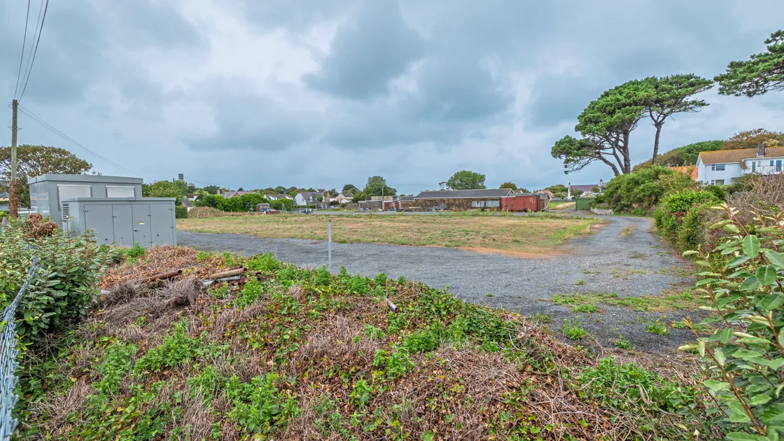 Permission was granted to convert the existing buildings at the middle of Bordeaux Vinery into five homes in 2023