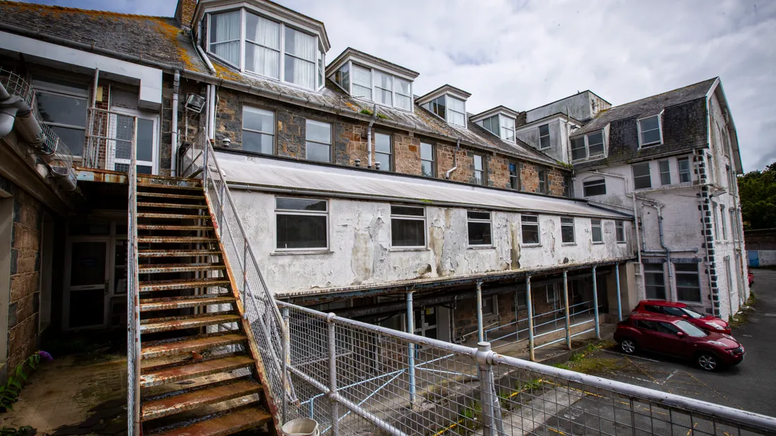 The Housing Committee has been talking to officials about the need for a phased development of the former Castel Hospital site, as it is still used by States staff. 										 (Pictures by Sophie Rabey, 34678948)