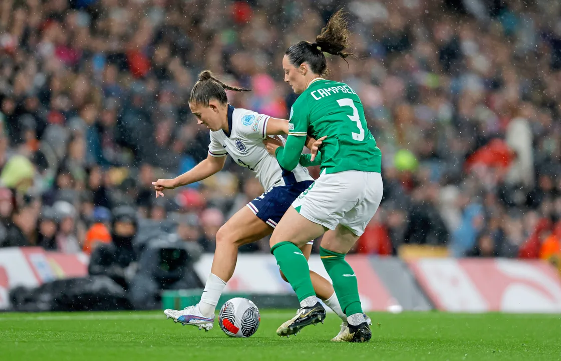 England's Maya Le Tissier and Republic of Ireland's Megan Campbell battle for the ball during the UEFA Women's Euro 2025 qualifying League A, Group A3 match at Carrow Road, Norwich. (Picure by Nigel French/PA Wire, 33416769)