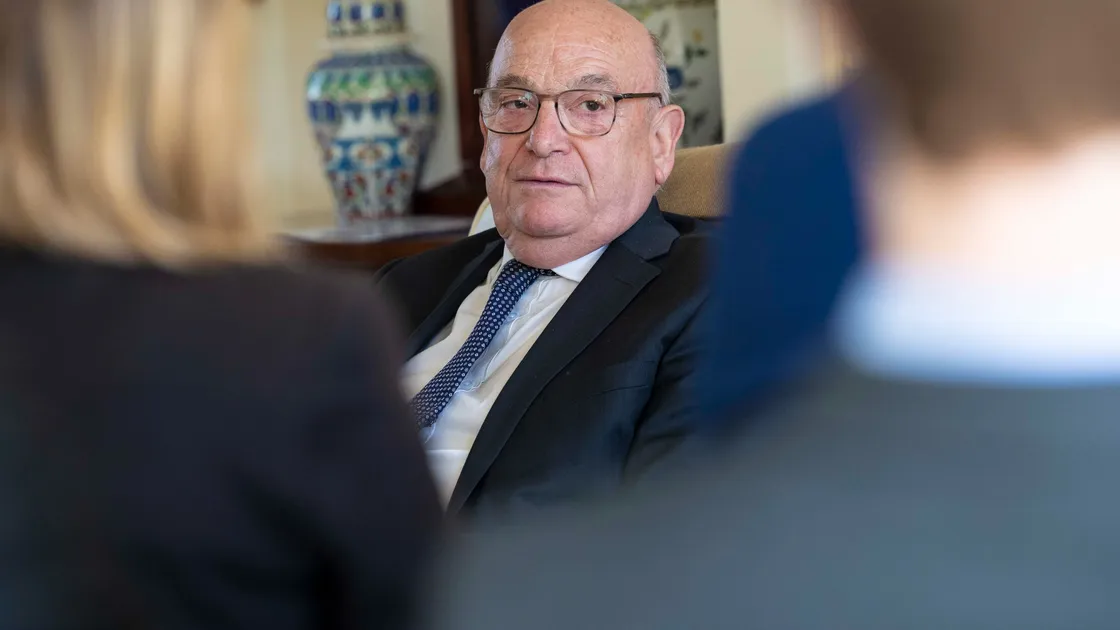Retired senior RAF Air Chief Marshal, Lord Stuart Peach, speaking to sixth form students at Government House.  (Picture by Peter Frankland, 34690157)