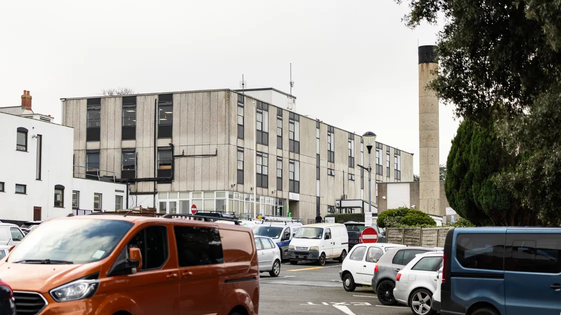 In December, the Press reported that nearly nine out of 10 teaching staff and leaders at the The Guernsey Institute considered leaving their job in 2024