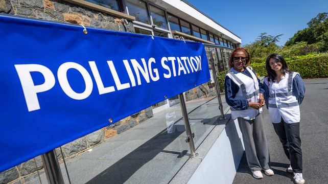 POLL: Committee open to referendum on changing voting system