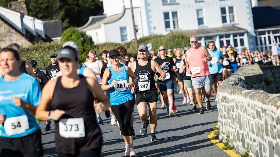 The Guernsey Mind Investec 10k Challenge starts at the Imperial Hotel and heads along the west coast. 