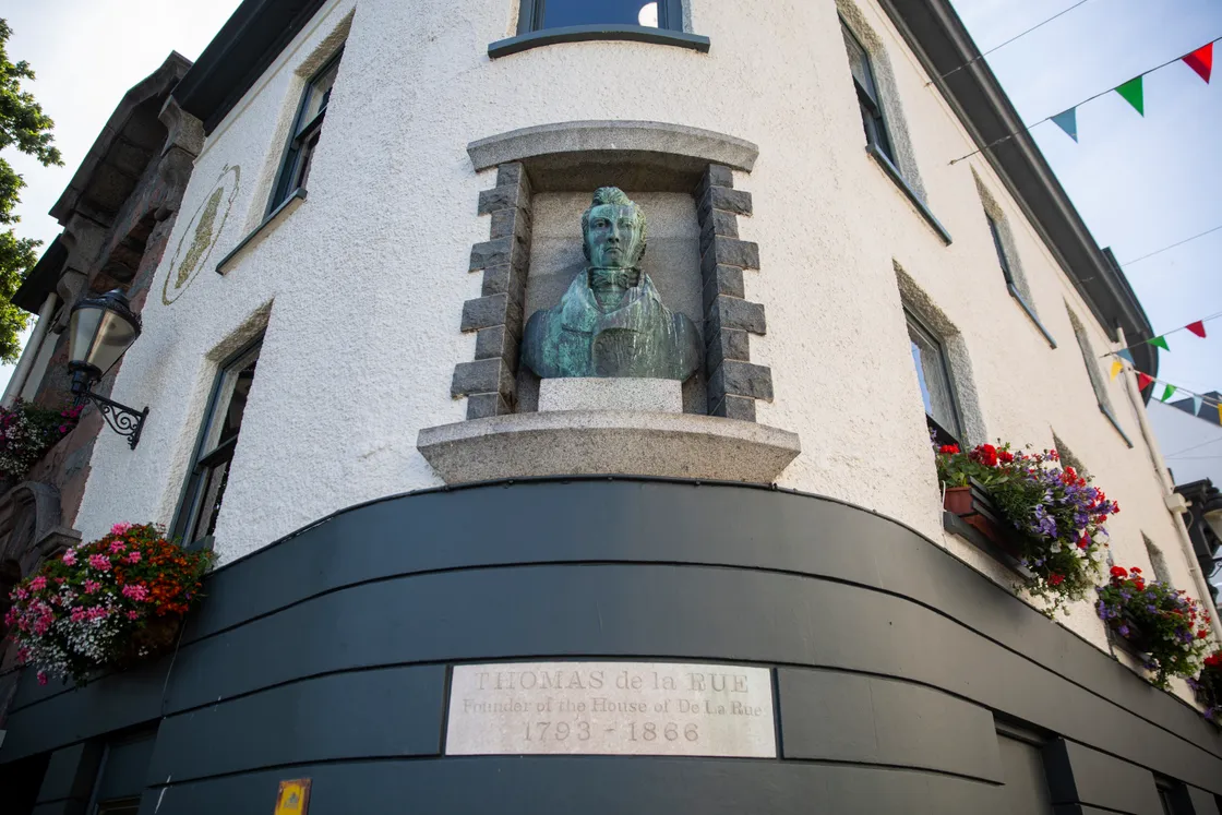 The Thomas De La Rue pub was a popular hub for Irish expats in the 70s and played an important role in Dessie and Willie finding work and accommodation when they arrived in the island.