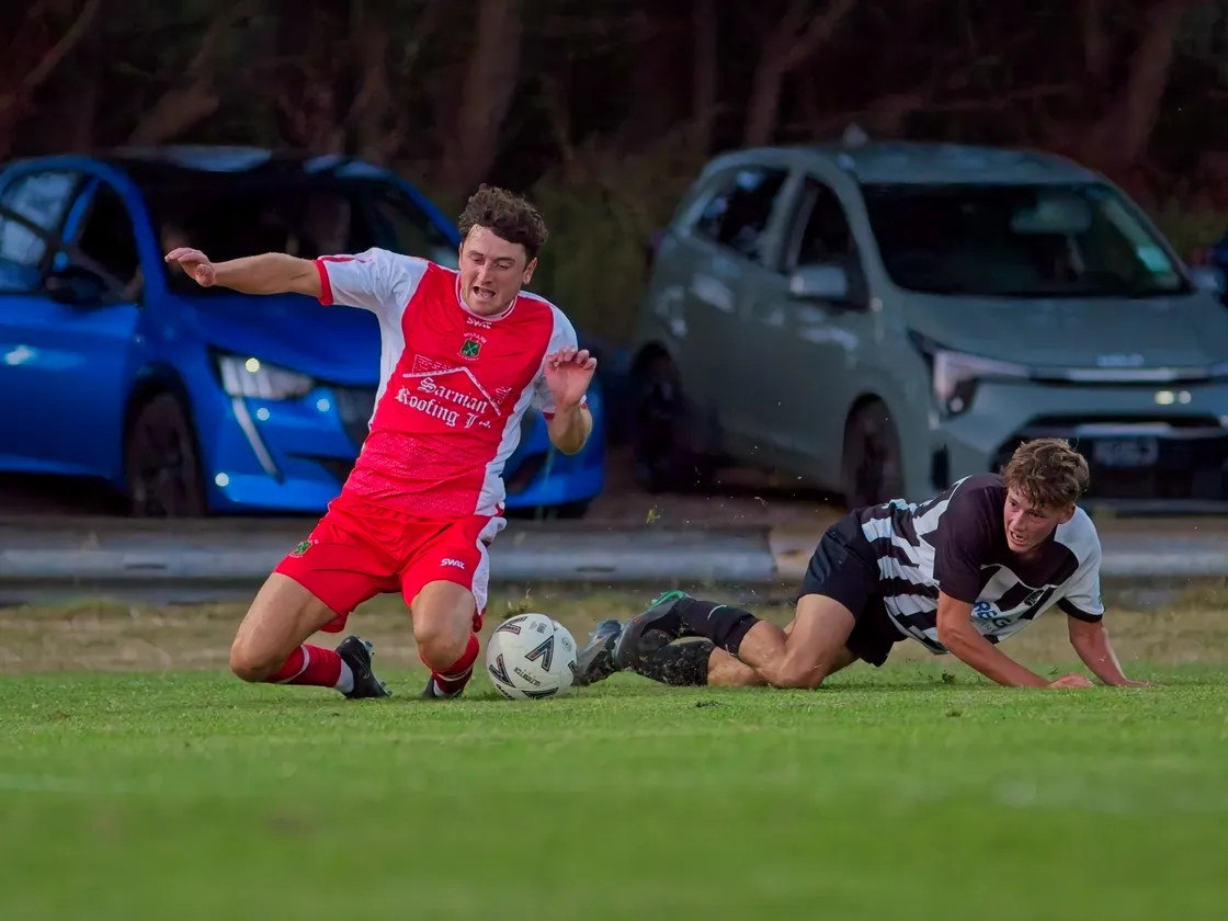 Sylvans' Oscar Leadbeater gets up and plays the advantage to open the scoring for Sylvans.