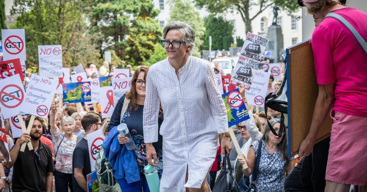 Deputy Rochester joins Forward Guernsey party