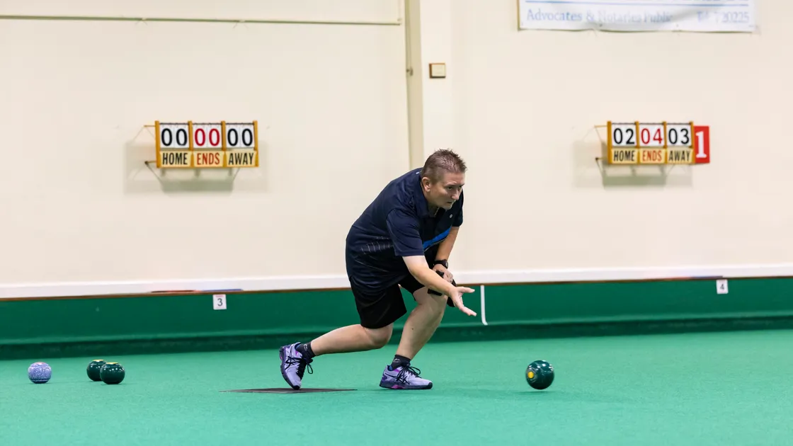 Alison Merrien beat opponents from Norfolk Island and Spain on the opening day of the World Bowls Indoor Championships women’s singles down under.