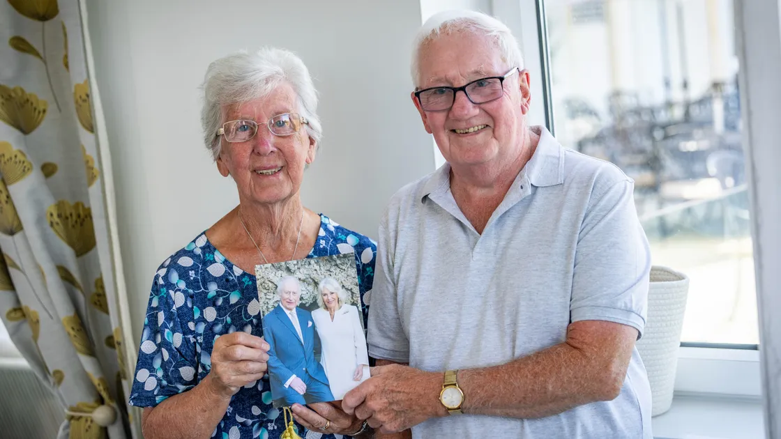 Hilda and Alec Dovey celebrated 65 years of marriage with their family in Guernsey, where they had their honeymoon 65 years ago. Their family surprised them with an afternoon tea and a card from King Charles and Camilla.