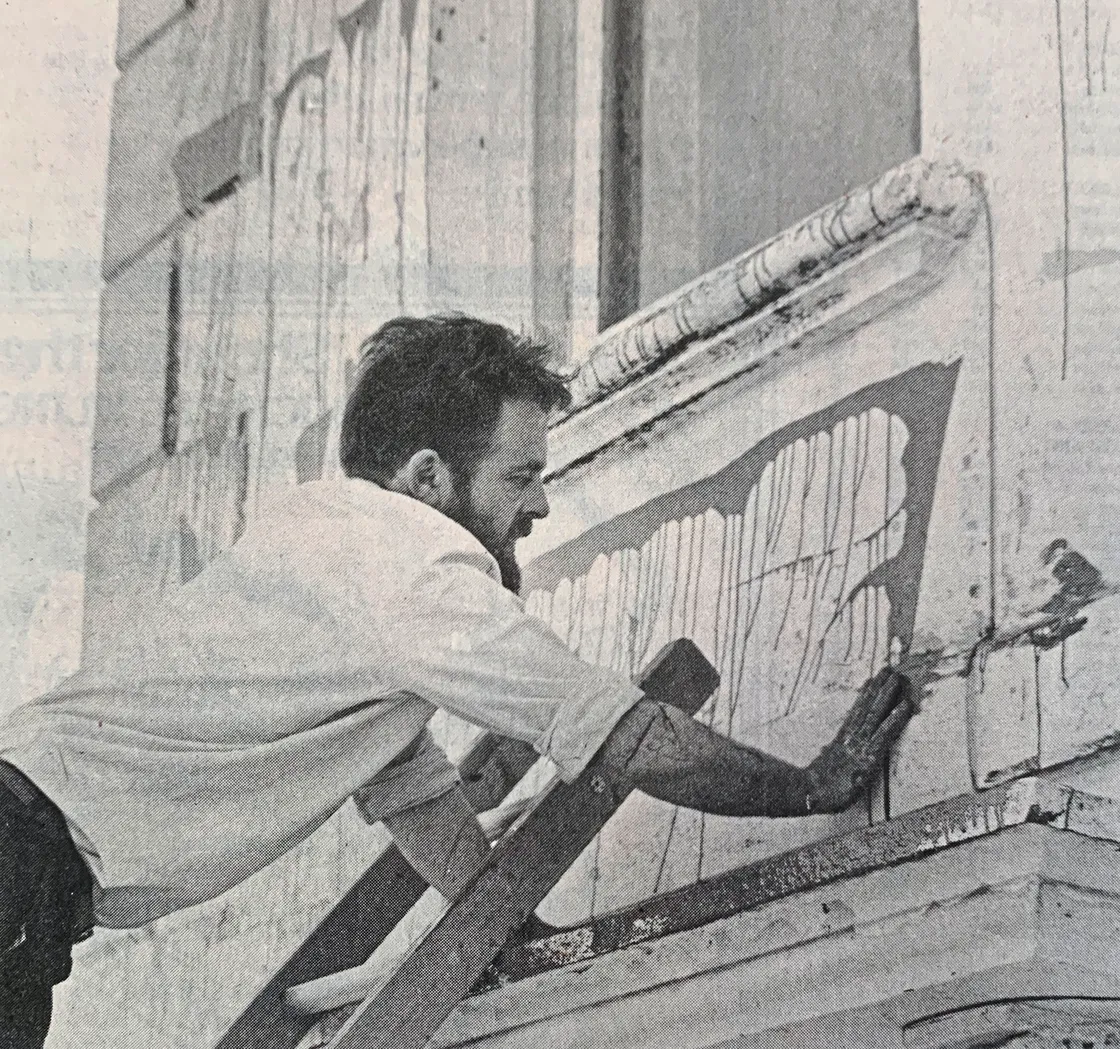 Kenneth Edwards, whose house adjoined the Longue Hougue site, daubed his own walls with red paint in protest at the water being pumped out of the quarry.