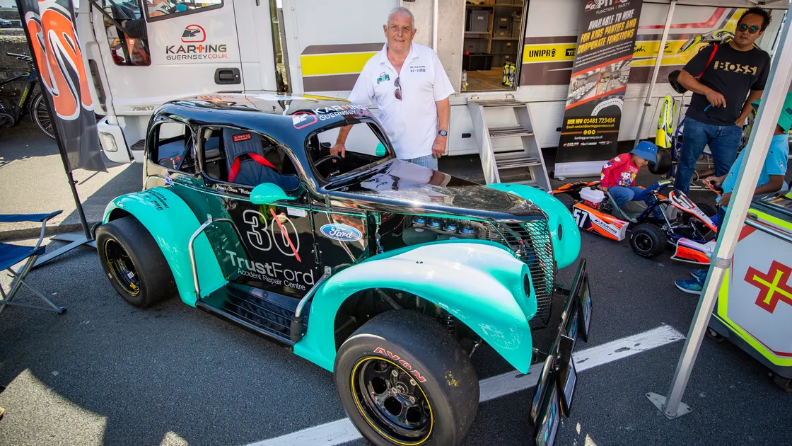 Dave Hockaday with his US Legend. (31019594)