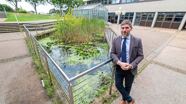Les Varendes school pond reclaimed for sciences