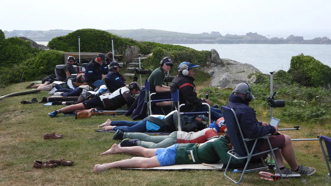 The teams on the 600 yard firing point at Fort Le Marchant. (30895641)