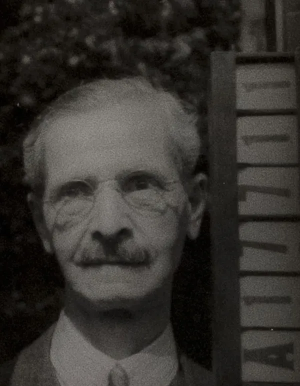 Popular watchmaker John Sigwart was found drowned in his Hauteville bath.