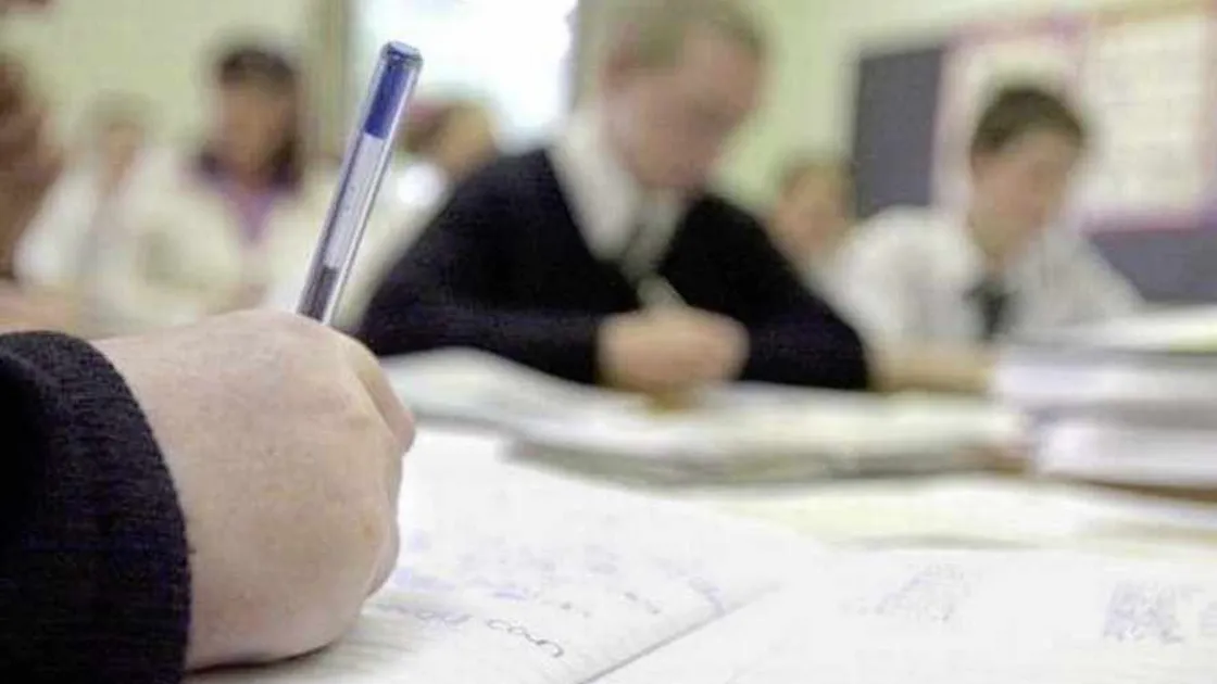 Support for school leaving age at 18