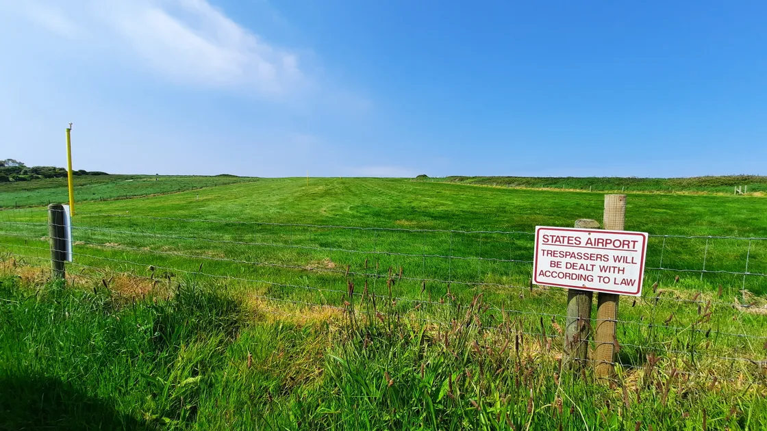 Eastern end of the Alderney runway approach. (33908926)
