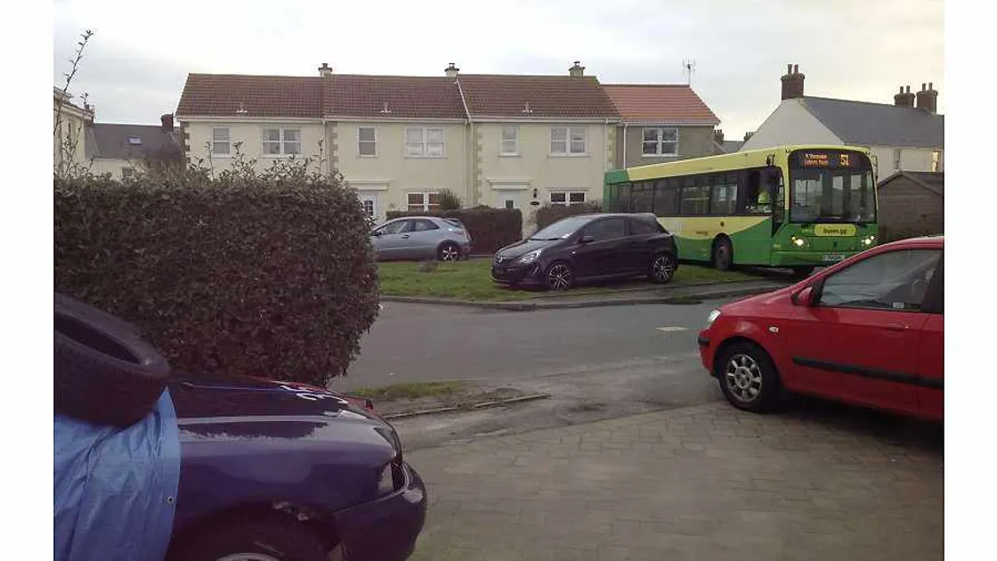 Driver misses turn, bus stuck in clos