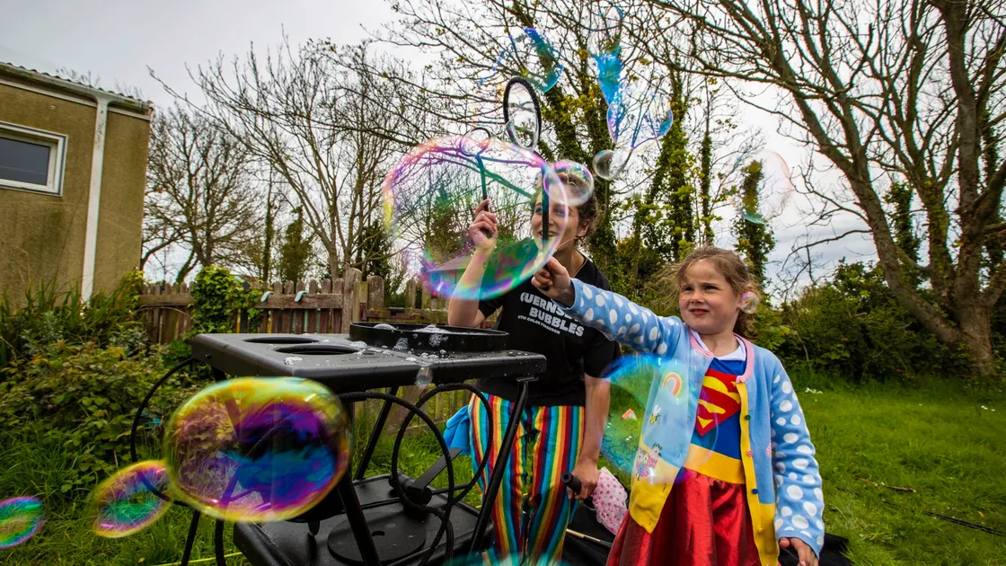 Evelyn Loweth (6) with Chloe Ferguson from Guernsey Bubbles. (Picture by Sophie Rabey, 29505275)
