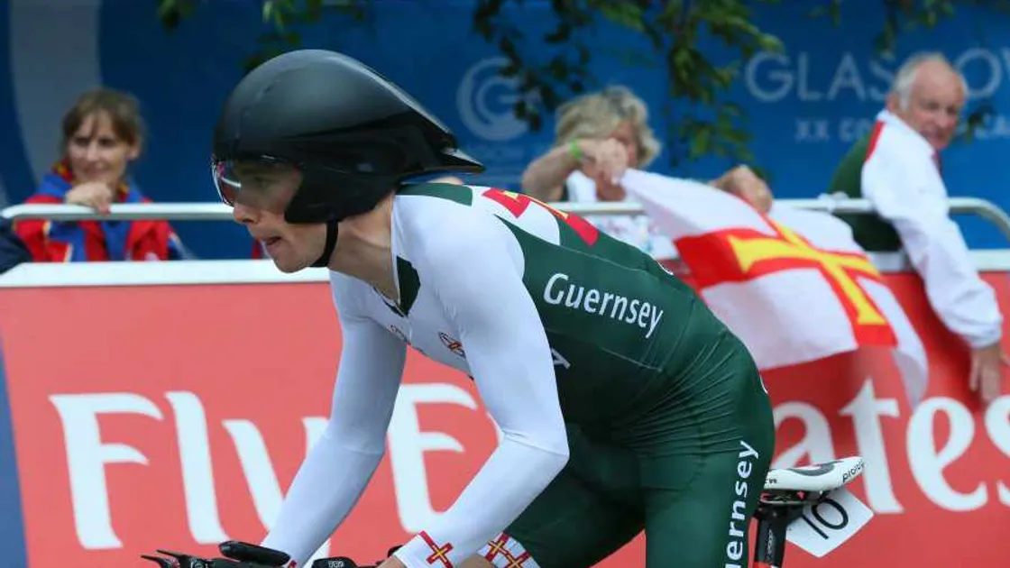 McLaughlin joins up with Horton