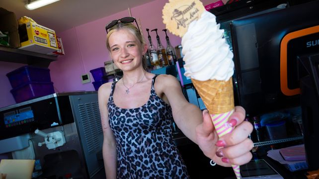 Kiosks thrive in official heatwave