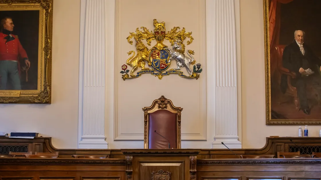 A group of deputies is working on proposals for States meetings to be chaired by a speaker who would be independent of the judiciary. (33093434)