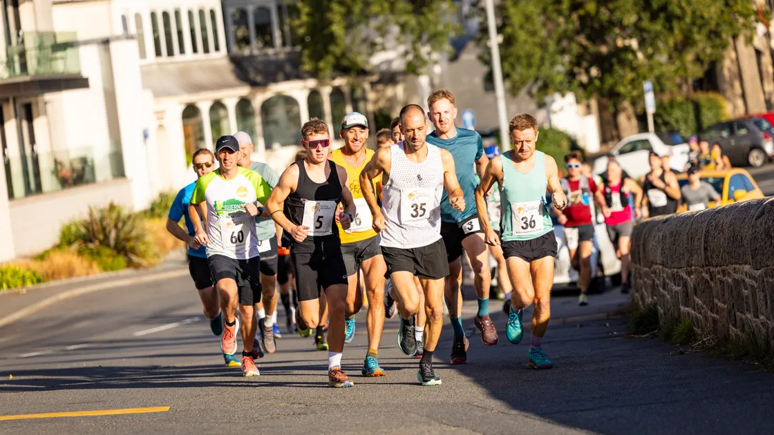 The field setting off from Havelet