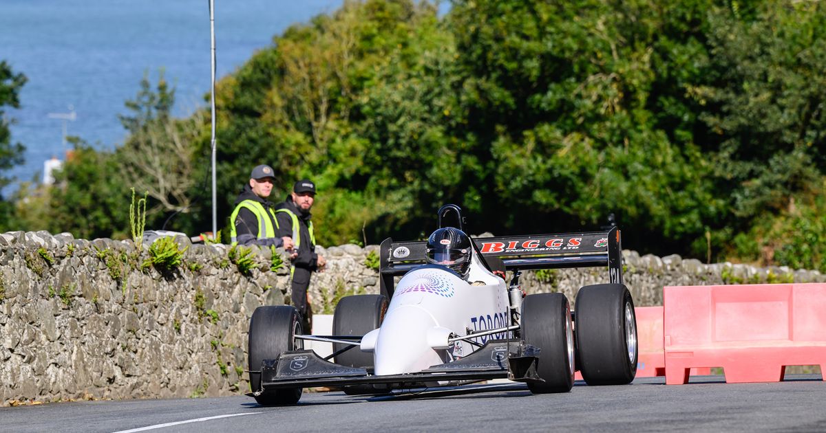 Saunders back on form at perfect Portelet finish