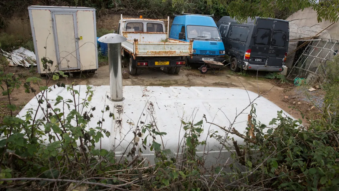 Self-styled ‘King of Everland’ Steve Ogier has been given a fortnight to remove a truck body from his land at Ruette du Frocq, Castel, or he could face going to prison for contempt of court. (Picture by Adrian Miller, 25859917)