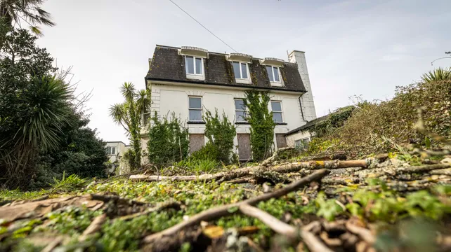 St Margaret’s Lodge owners given nine months to tidy it up