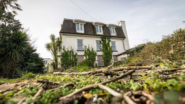 St Margaret’s Lodge owners given nine months to tidy it up