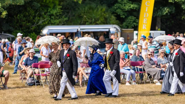 La Viaer Marchi proudly celebrates its traditions